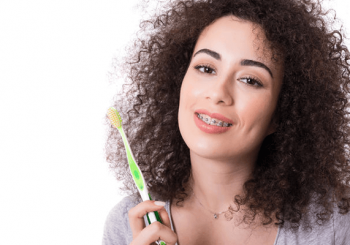 Mundhygiene bei einer Zahnregulierung